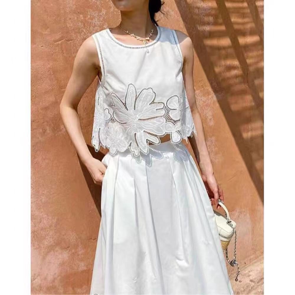 Set Dua Bahu Terbuka Camille Eyelet — paparan 3