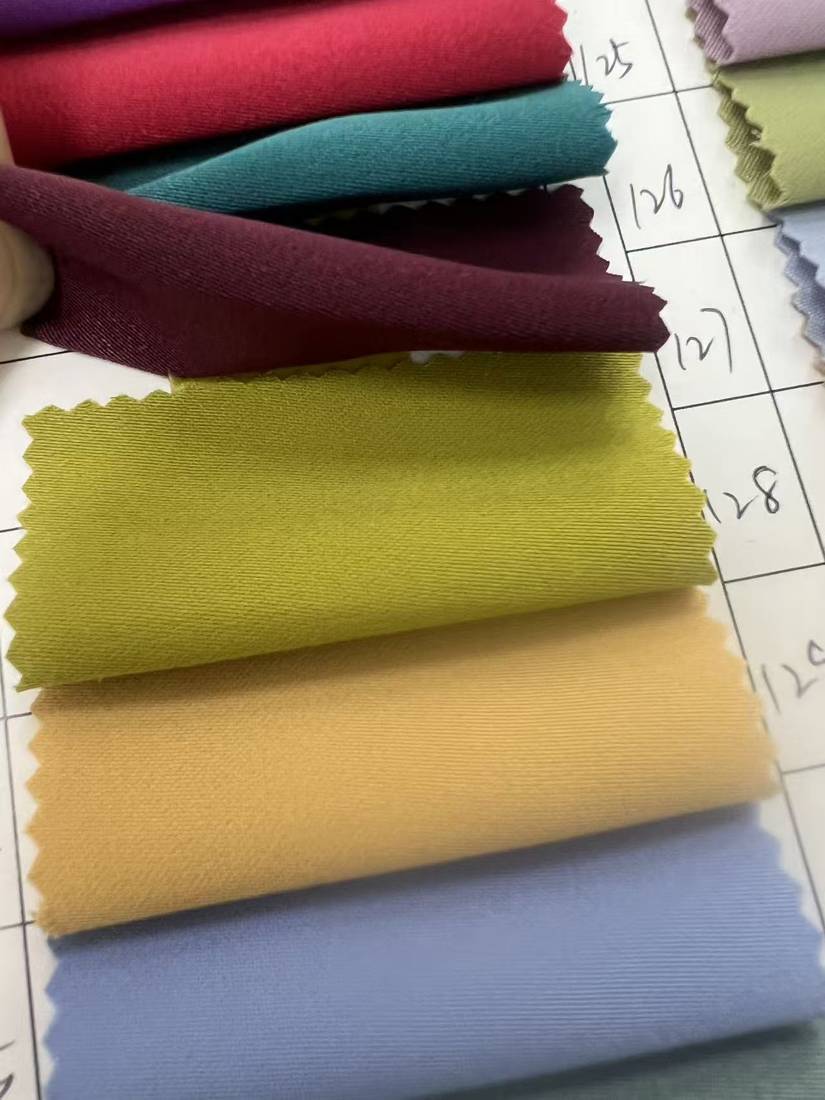 Huaer Satin — view 2